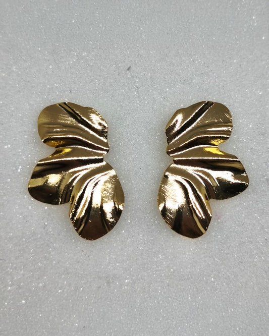 Brincos Formato Folha Dourados - Design Texturizado Moderno