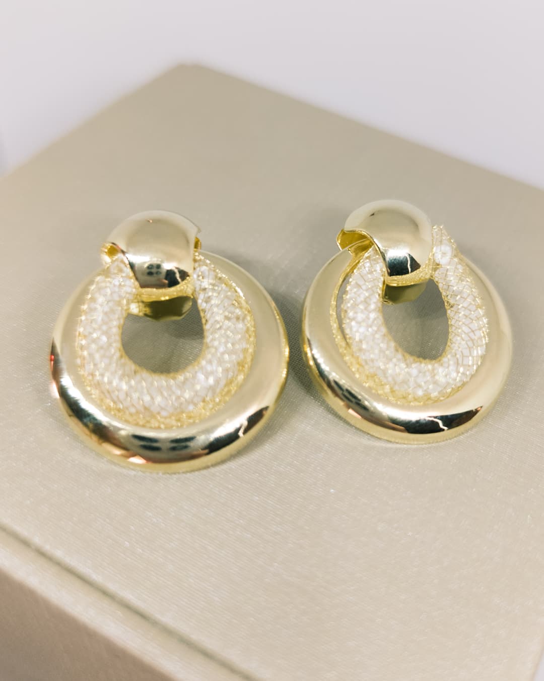 Brincos Argolas Duplas Cravejadas - Elegância Radiante