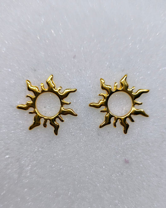 Brincos Sol Dourados - Design Celestial Vazado